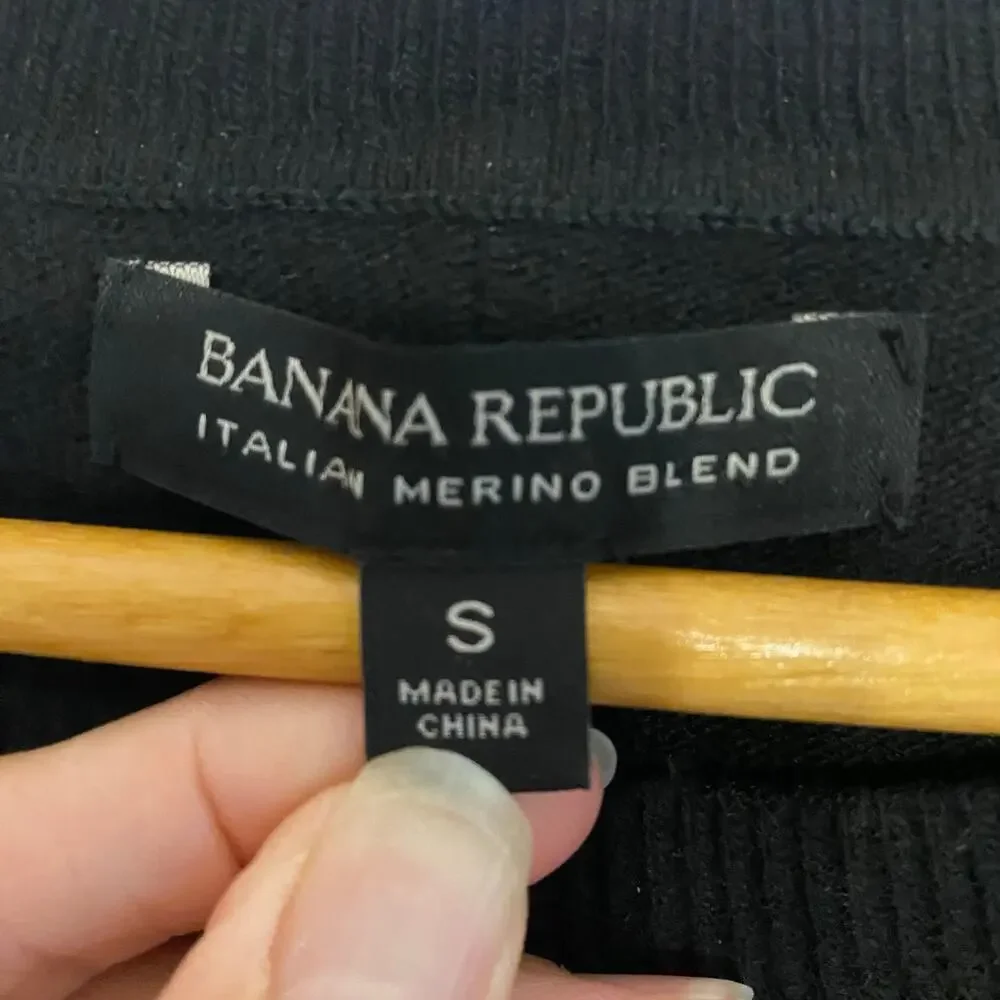 Mens Banana Republic Black Sweater Italian Merino Wool Blend Quiet Luxury Small